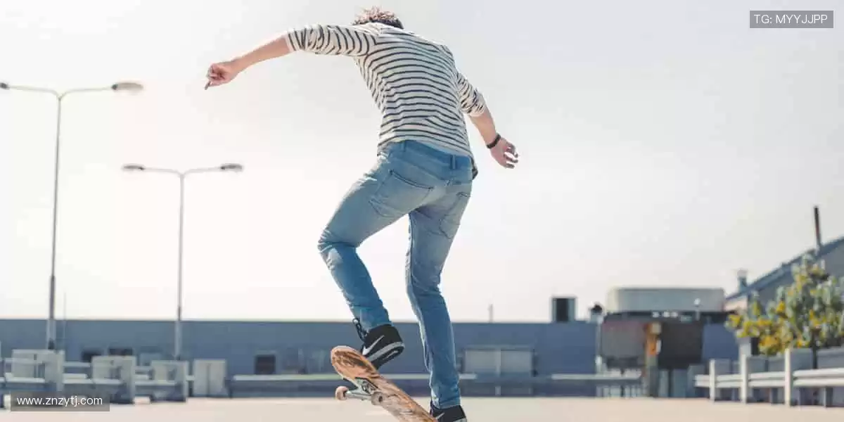 一键开启直播,弹幕互动,和全球球迷一起沸腾💬🌍